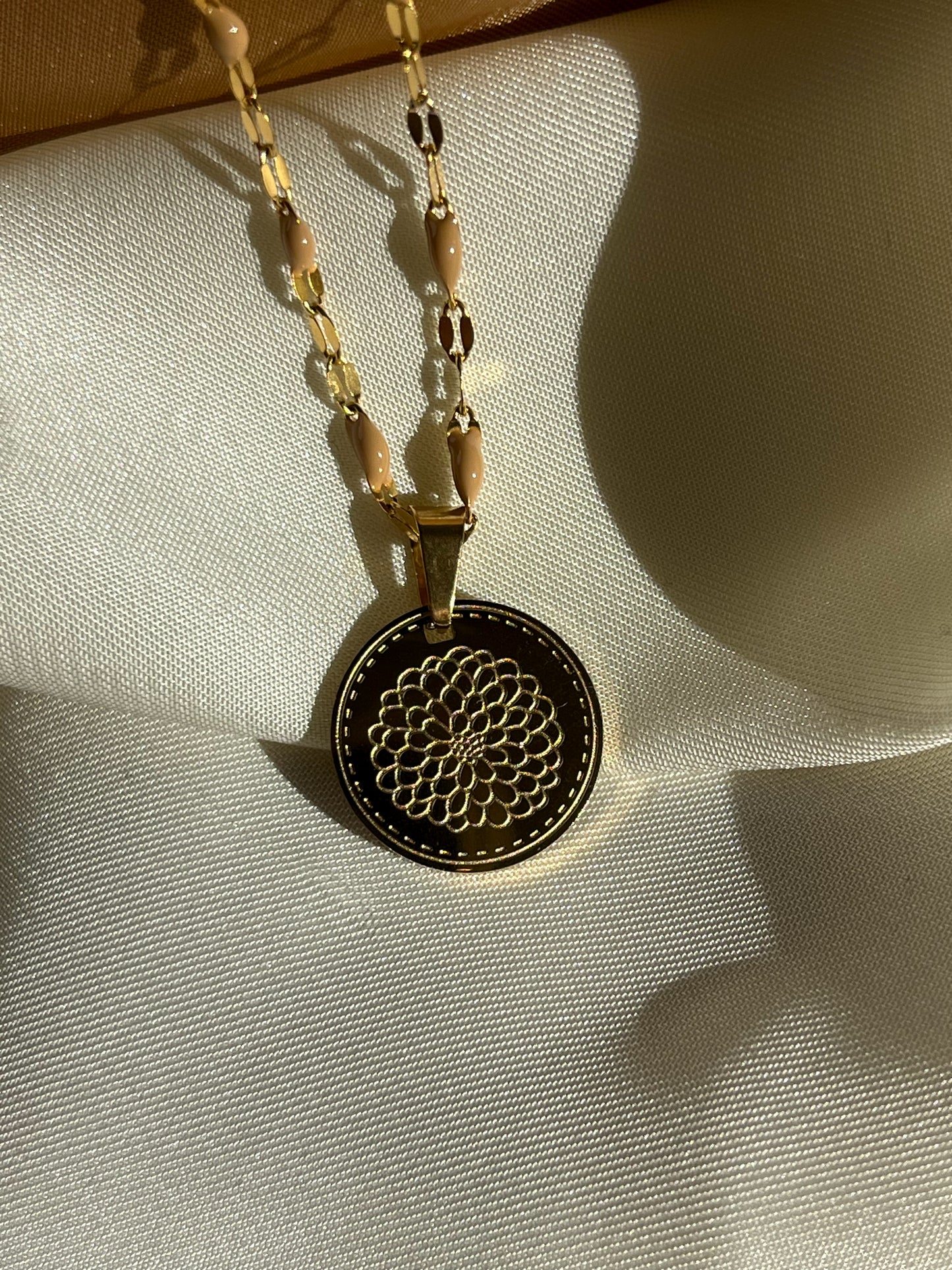 Collier Month Novembre