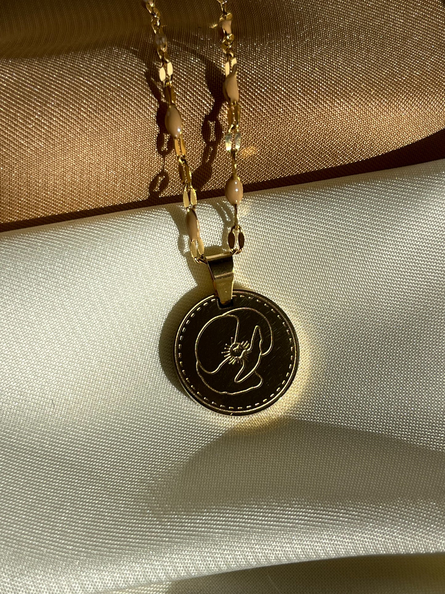 Collier Month Août