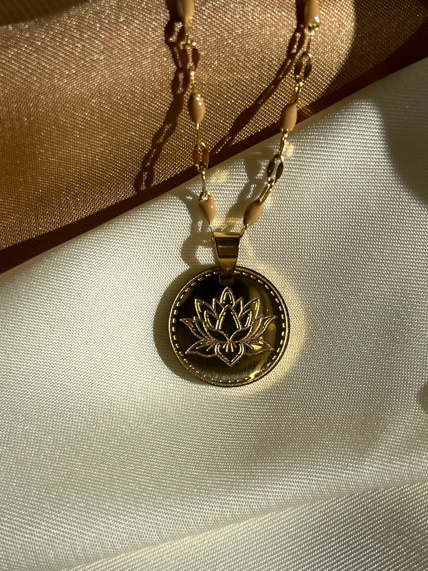 Collier Month Juillet