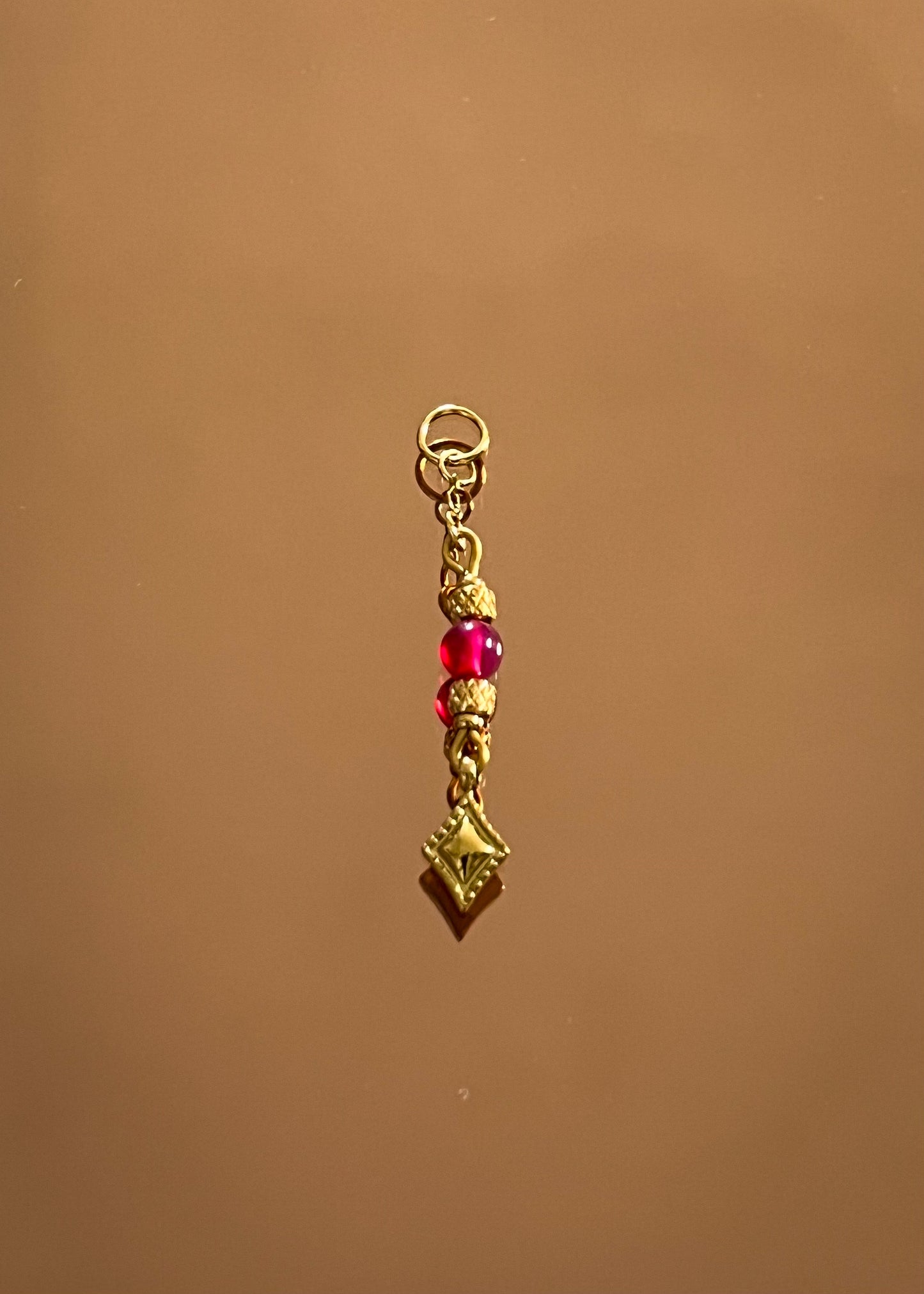 Chaîne de piercing Fushia